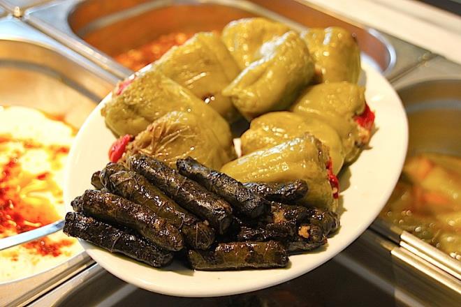 Giresun Kahveciler ve Otelciler Odas Bakan Ercan Ayhan da 250 dolar ya da avro bozdurarak makbuzunu getirene restorannda cretsiz yemek sunuyor.