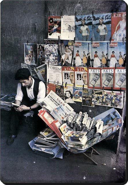 1958 bir gazete bayisi.