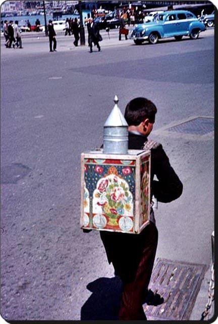 1965'de su satan bir ocuk.