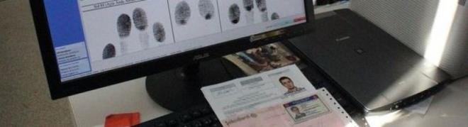 Eski tip src belgeleri, 5 yl ierisinde yenileriyle deitirilebilecek. Ancak ehliyetlerini yenilemek isteyen srclerin srecin balamas iin bavuruda bulunmas ve gerekli evraklar tamamlamas gerekiyor. Peki, ehliyet yenileme creti ne kadar? Yenileme bavurusu nereden yaplyor? te, EGM&#8217;nin resmi sitesi zerinden konuyla ilgili yaplan aklama ve srece dair tm detaylar...