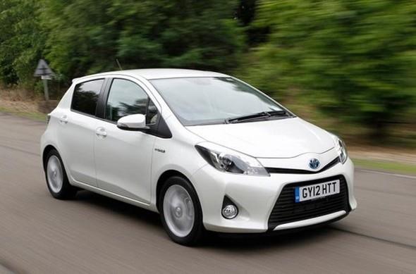 <p>42) Toyota Yaris 1.5 Hybrid CVT 75HP </p>  <p>  Yakt tipi: Benzin </p>  <p>  Ortalama yakt Tketimi(100km): 3.9 litre</p>