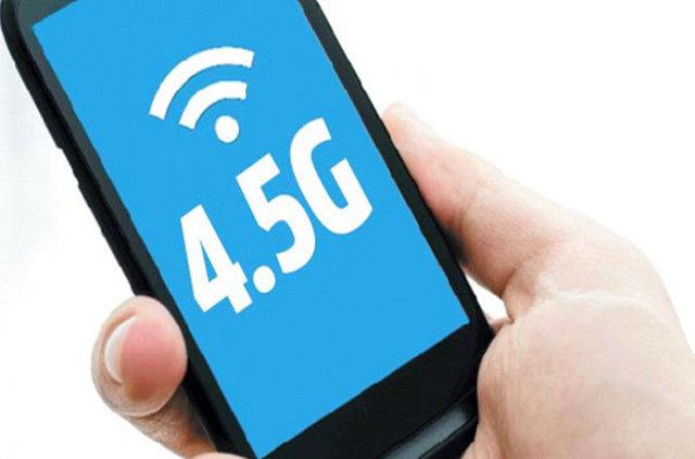 4,5G HALESNDE TL KARARI    4.5G ihalesini kazanan operatrler 2017 Nisan ayndaki 657 milyon euro tutarndaki son taksit demesini TL cinsinden yapacak.    Konu hakknda bilgi sahibi bir yetkili, "4.5G ihalesini kazanan operatrler nmzdeki yl Nisan ayndaki son taksit demeleri olan 657 milyon euroyu, Trk Liras cinsinden deyecek" diye konutu.