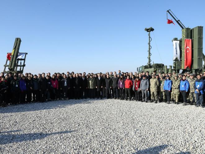 TSK'nn alak ve orta irtifa hava savunma ihtiyacna cevap verecek ve dnyadaki rnekleriyle yaracak nitelikteki Hisar'n radar, komuta kontrol ve at kontrol sistemleri Aselsan, fze sistemleri ise Roketsan tarafndan gelitirildi.