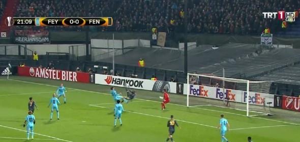 Arkadas birisi moussa sow a normal gol de atabilecegini soylesin bu ne hep rovaseta rovaseta :) hay ayagina saglik senin