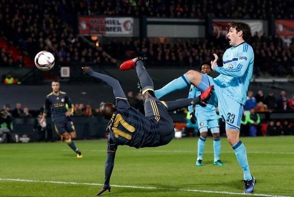 Feyenoord ile karlaan Fenerbahe'de Moussa Sow'un rveata gol sosyal medyay sallad.