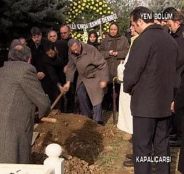 Dizinin defin sahnesi de biraz uzun ama geree uygundu.