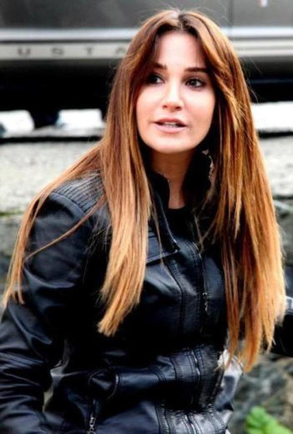 ROJDA DEMRER    u sralar setlerden uzak olan bir dier isim de Rojda Demirer.