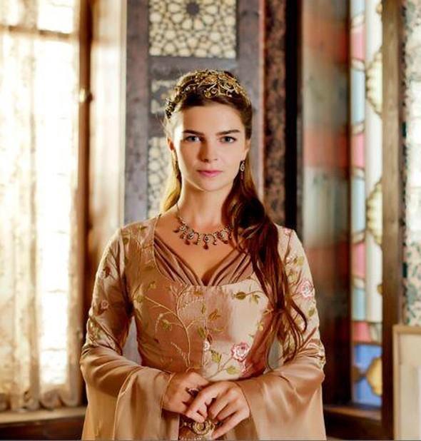 1,55 boyundaki Karahan 33 yanda.