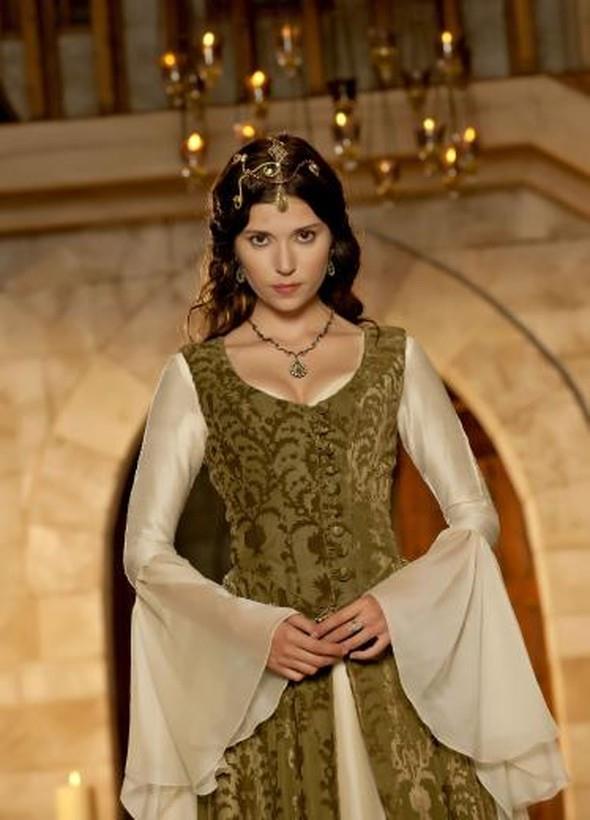 1978 doumlu oyuncu 1,75 cm boyunda.