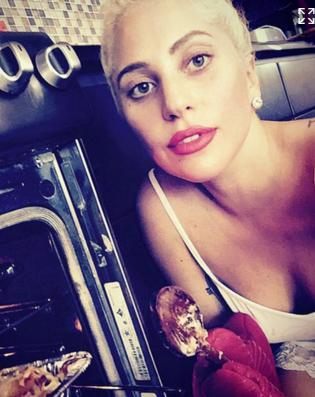 nanmas g ama Lady Gaga vakit bulduunda yemek piirebiliyor.