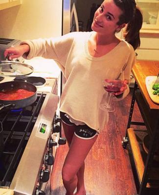 Lea Michelle iin yemek piirmek bir keyif,