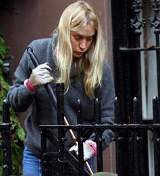 Chloe Sevigny bahesini sprrken.