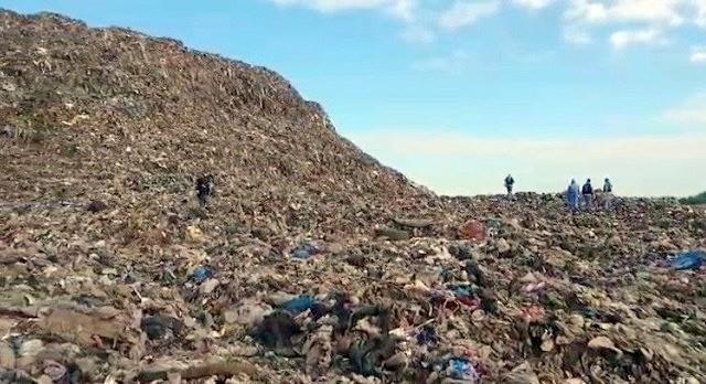 "Bunun zerine kan beynime kt. Boazna sarldm, srkleyerek yan taraftaki kaldm barakaya gtrdm. Boazn skmaya devam ettim. Bir sre sonra kollar yana dt. Ama ayaklar hala kprdyordu. Bana sopa ile vurdum. Hareketsiz kalnca ldn anladm." Sorgu srasnda soukkanlln koruduu belirten katil zanls, daha sonra cesedi ortadan kaldrmak iin neler yapabileceini dndn belirterek, yle devam etti: