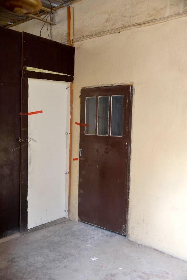 Ancak aabeyi Ouz Eril, kz kardeinin yanl yaptn dnerek Adana'ya gelip onu tekrar Almanya'ya gtrd. Ancak Eril, Almanya'dan ikinci kez kaarak Adana'ya einin yanna geri dnd. Bunun zerine ailesi bir daha onu gtrmeye gelmedi.