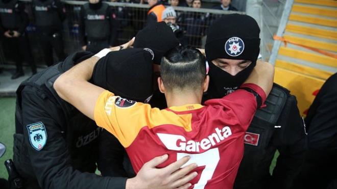 Galatasaray'n kanat oyuncusu Yasin ztekin, Gaziantepspor manda att goln ardndan anlaml bir sevin gsterisinde bulundu.