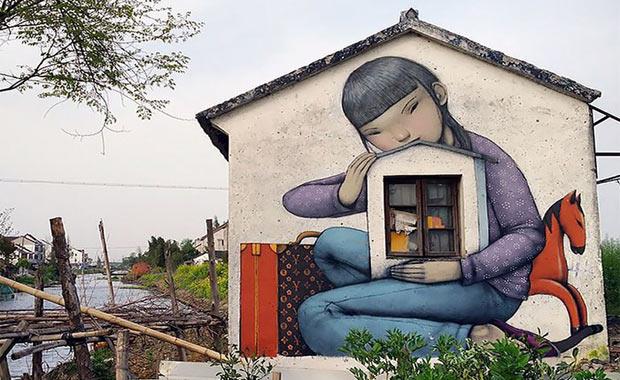 Yapt yolculuklar ve resimlerle ilgili iki de kitap yaymlad.