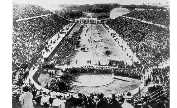 Olimpiyat oyunlar, gney bat Mora&#8217;da, Olympia&#8217;da ilk yapld zamanlar yalnz araba yarlar varm.