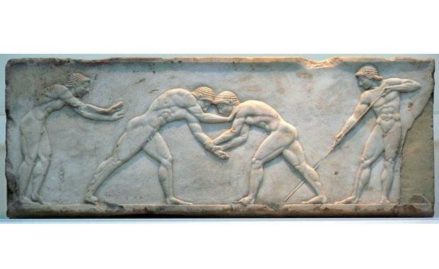 Tanry byklemek iin yaplan trenlerde, Tanr uruna greler ve savalar dzenlenirdi.