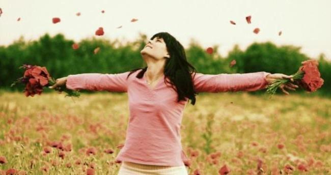 Bilim adamlar, veriler zerine yaptklar incelemelerde, hayata en iyimser bakan yzde 25'lik grubun, iyimserlik dzeyi en dk yzde 25'lik gruba gre kalp rahatszl ve kanserden lm riskinin yzde 31 daha dk olduunu ortaya koydu.