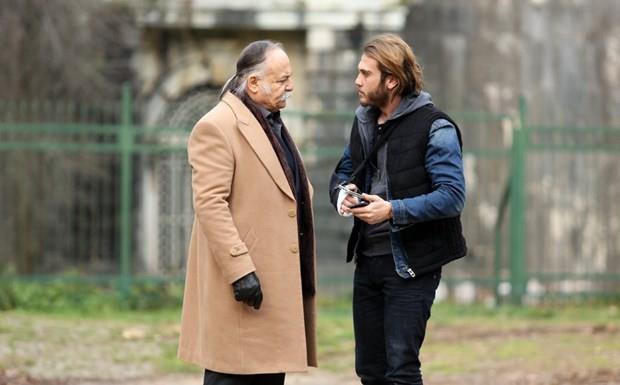 DZNN AKIINI BOZMAMAK N O SAHNE EKLM  <p>  Ancak duvara yumruk atma sahnesinin dizinin akn bozmamak iin ekildii ortaya kt.