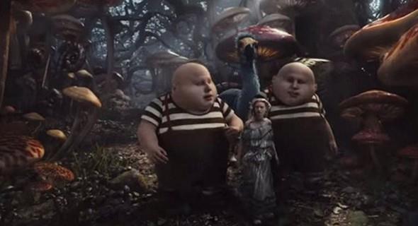 Alice Harikalar Diyarnda    Filmde olan sahne...