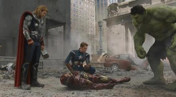 The Avengers    Filmde izlediimiz sahne byleyken..