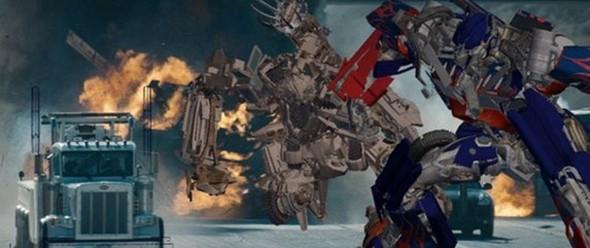 Transformers    Bu filmin birok sahnesi de kukusuz bilgisayar zerinde oynanarak yapld. Filmi izlerken grdmz sahne...
