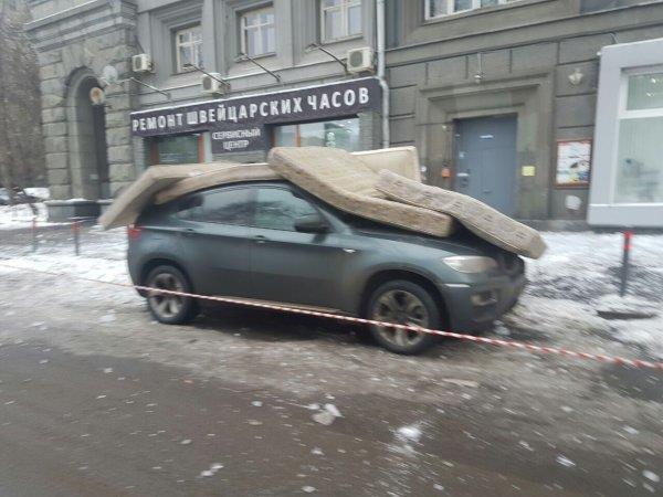 Arabasnn zerine atdan buz sarktlar dmemesi iin ald yntem...