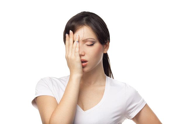 Migren hastalarının dörtte üçü kadın, bu demek oluyor ki migrenden en çok muzdarip olan kişiler kadınlar...