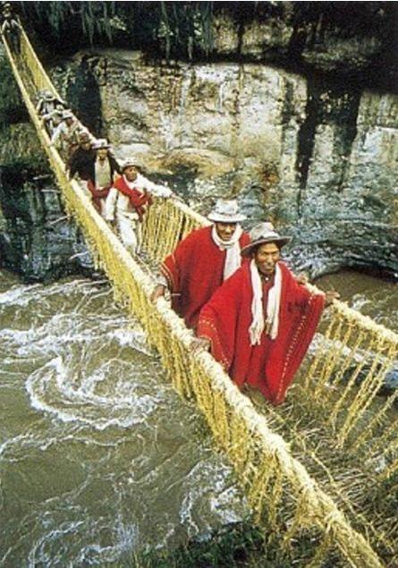 Inca Halatl Kpr (Inca mparatorluu, Peru)  Inca&#8217;nn mhendislik harikalarndan da biridir. Kprleri ina etmek iin doal asmalardan faydalanyorlard.