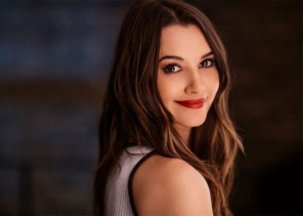 LEYLA LYDIA TUUTLU    2008 ylnda katld Miss Turkey gzellik yarmasnda Trkiye birincisi seilen Leyla Lydia Tuutlu'nun bir anda hayat deiti.