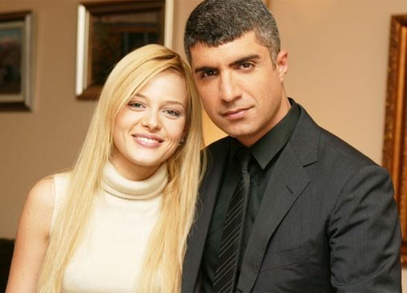 Ama asl nn aralarnda Haziran Gecesi dizisiyle kazand. Elmas, en son olarak 'stanbul Sokaklar' dizisinde rol ald.