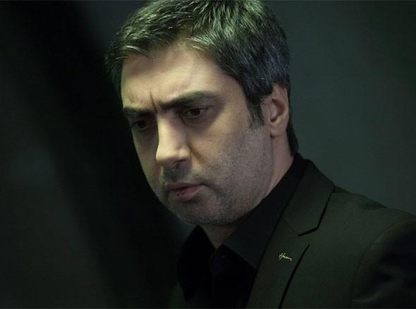 NECAT AMAZ    Yapmc Recai amaz'n kardei Necati amaz turizm blmn bitirdikten sonra Ankara'da bir sigorta acentesi at.