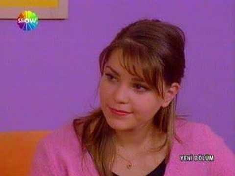 eitli reklam filmlerinde ve Hayat Bilgisi adl dizide oynad.