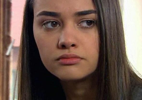 Bu arada Kk Kadnlar dizisinin oyuncu kadrosunu oluturan ajansn tesadfen program izlemesi zerine dizi teklifi alan Hande Soral'n oyunculuk serveni de bylece balam oldu.