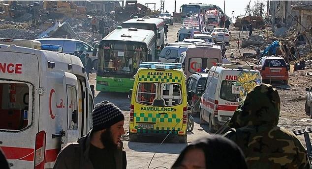 Trk yetkililer ve uluslararas yardm kurulularnn aklamalarna gre, tahliyenin  aamada yaplmas ve ilk etapta hasta ve yarallarn, ikinci etapta korumasz kiilerin, son olarak da savalarn karlmas planlanyor.<p>    Tahliye iin ilan edilen atekesin bozulmamas iin konvoylara yol boyunca Rus askerleri elik ediyor. Rusya ayrca konvoylar insansz hava aralar ile havadan takip ediyor.