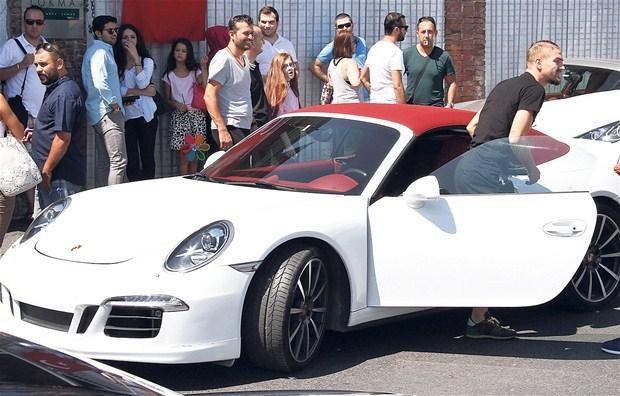 Caner Erkin  <p>  Caner Erkin, Porsche 911S, 180 bin dolar.