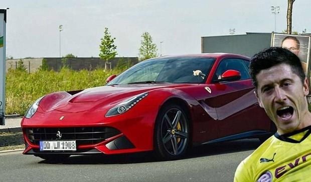 Lewandowski -  <p>  Lewandowski'nin arabas, 340 basyor, 740 beygir. Fiyat ise 780 bin TL, Ferrari