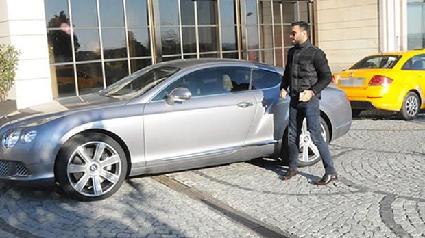 Alian  <p>    350 bin Euro&#8217;ya Bentley marka ara alan nl trkc, lks aracyla ilk kez grntlendi.