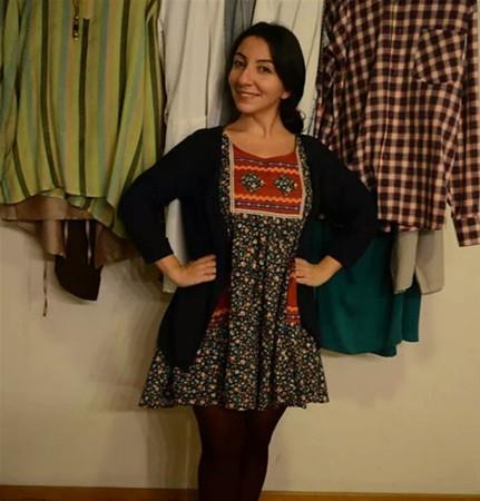 Mjdat Gezen Sanat Merkezi&#8217;nin iki yllk eitimine devam etti. Burslu olarak okuduu Yeditepe niversitesi Gzel Sanatlar Fakltesi Tiyatro Blm'nden mezun oldu.