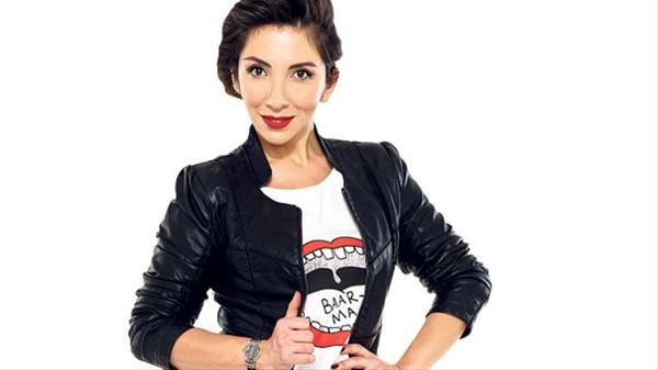 Herhangi bir senaryoya bal kalmadan, ruhundan kopup gelen arklarla sadece Meltem olarak sevenlerinin karsna kacan belirten oyuncu, yeniledii grntsyle de byk beeni toplad.