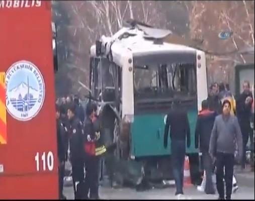 DHA muhabirinin son dakika getii habere gre ehitler ve yarallar var. Otobste ar iznine kan askerlerin bulunduu belirtiliyor.