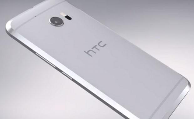 8 HTC 11  <br>  One serisiyle anlk byk bir baar salayan HTC, akll telefon piyasann en bandan beri srekli sallant gidiyor. nsanlarn daha ok yneldii Apple ve Samsung markalarndan HTC&#8217; ye ynelim bir trl istenilen dzeyde olmadn syleyebiliriz HTC&#8217; nin piyasaya sunduu telefonlara bakldnda aslnda bir eksik grlemiyor. 2017 yl iin pek bir bilgi olmasa da HTC 11 hakknda bilgiler gn yzne kmaya balad. Yeni model ile ilgili en dikkat eken ayrnt telefonun kavisli bir ekranla gelebilecei syleniyor.
