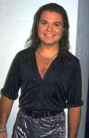 nl arkc Kenan Doulu'nun bir zamanlar ok farkl bir tarz vard.