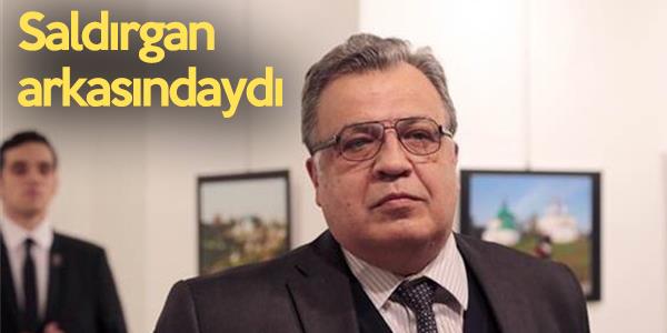 Ankara'daki korkun suikast an objektiflere yansd. Saldrgann, Rusya Bykelisi Andrey Gennadiyevi Karlov'un konuma yapt srada arkasnda koruma gibi bekledii grlyor.