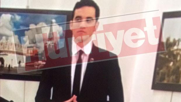 Rus Bykeli Andrey Karlov'a suikast dzenleyen saldrgan objektiflere yansd.