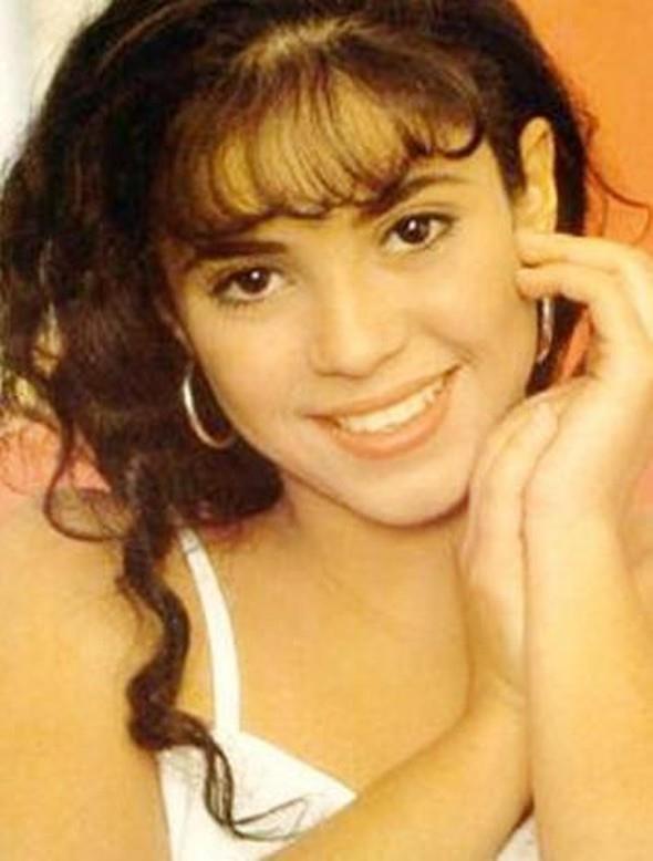 Bu kara gzl gen kz gnmzn en ekici ve nl arkclarndan biri.