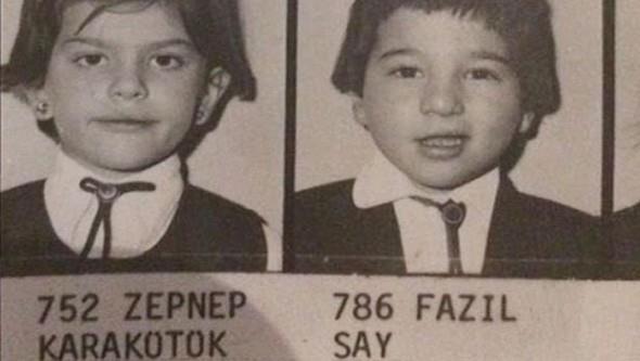 Dnyaca nl piyanist ve besteci Fazl Say, Adana konserinde bir srpriz ile karlat. lkokul arkada Zeynep, nl sanatnn ilkokul birinci snftaki gnln yollad. Say, bu fotoraf sosyal medya hesabndan;  "Adana konserime gelen ilkokul arkadam Zeynep bakn ne yollam Bu fotoraf ilkokul1 ; 40 yl nce )))" notuyla paylat.