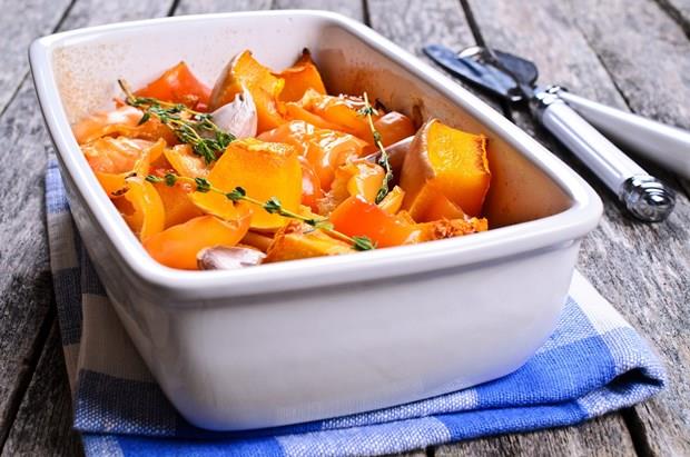 Bal kaba tatls: K aylarnn bu salkl attrmaln 2-3 dilim bal kaba ve 2 yemek ka organik pekmez ile hazrlayabilirsiniz. Bal kaban iki parmak kalnlnda dilimleyin, piirme kadna sarn. nceden 200 derecede stlm frnda 30-40 dakika yumuayana kadar kalsn. kardktan sonra souyunca zerine pekmez dkp servis edin.