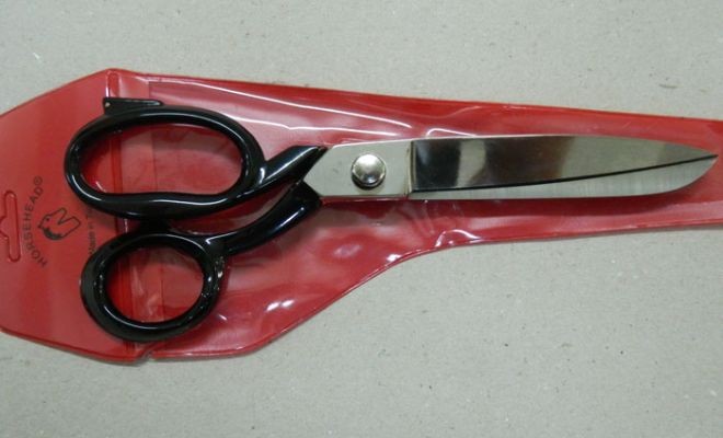 Hem de size hi pahalya mal olmayp sadece birka dakikanz alacak! Souk k gnlerinde ayaklarnz scack tutmak iin kullanlan yntemi adm adm aadan izleyin. te o 3 malzeme...